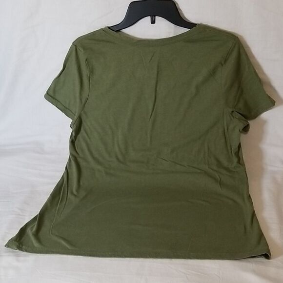 Time and Tru Camo Green‎ Short Sleeve V-Neck Tee Size L - Picture 6 of 6